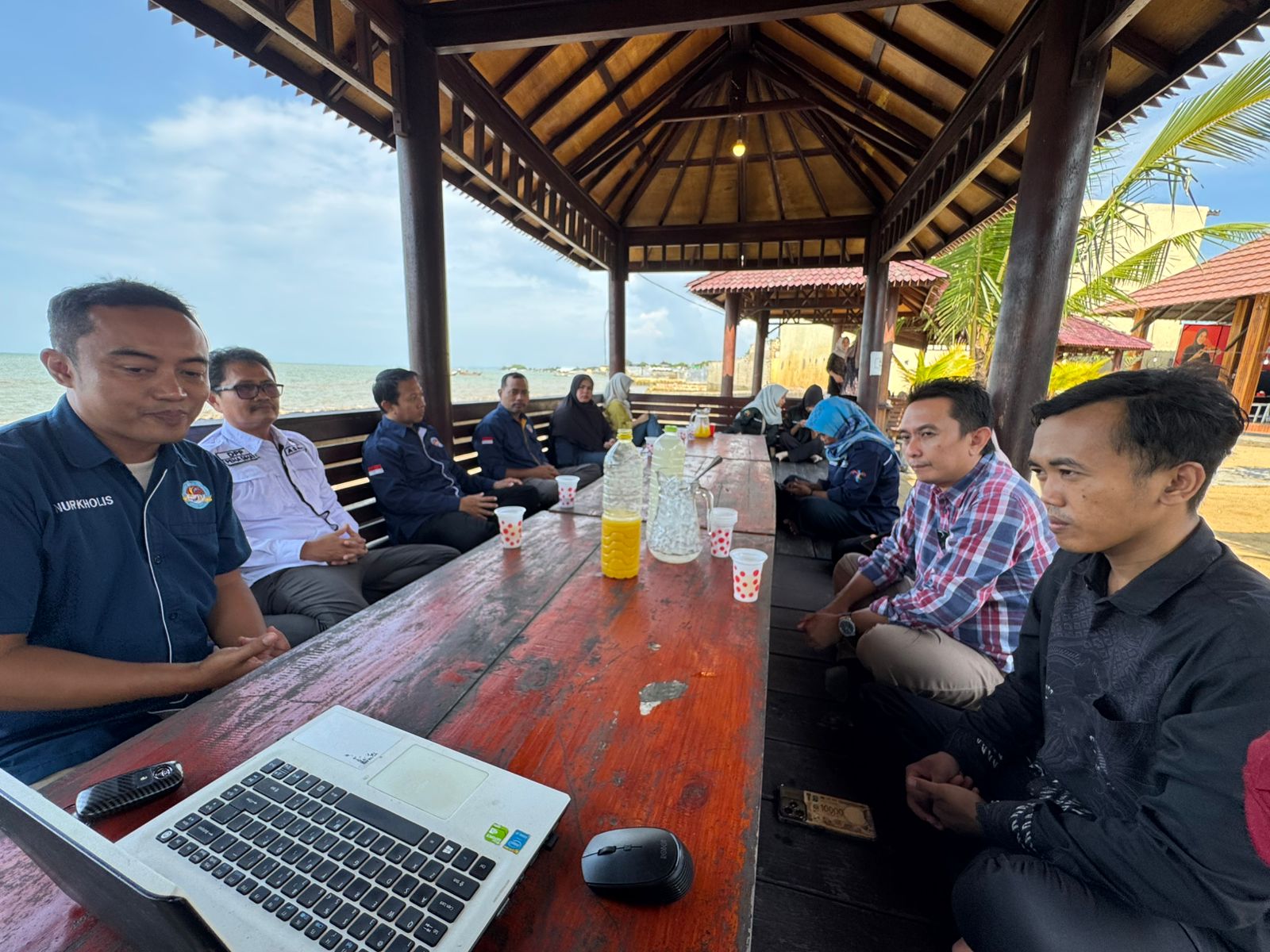 Kunjungan ke Calon Vendor di Seafood Pantai Kelapa